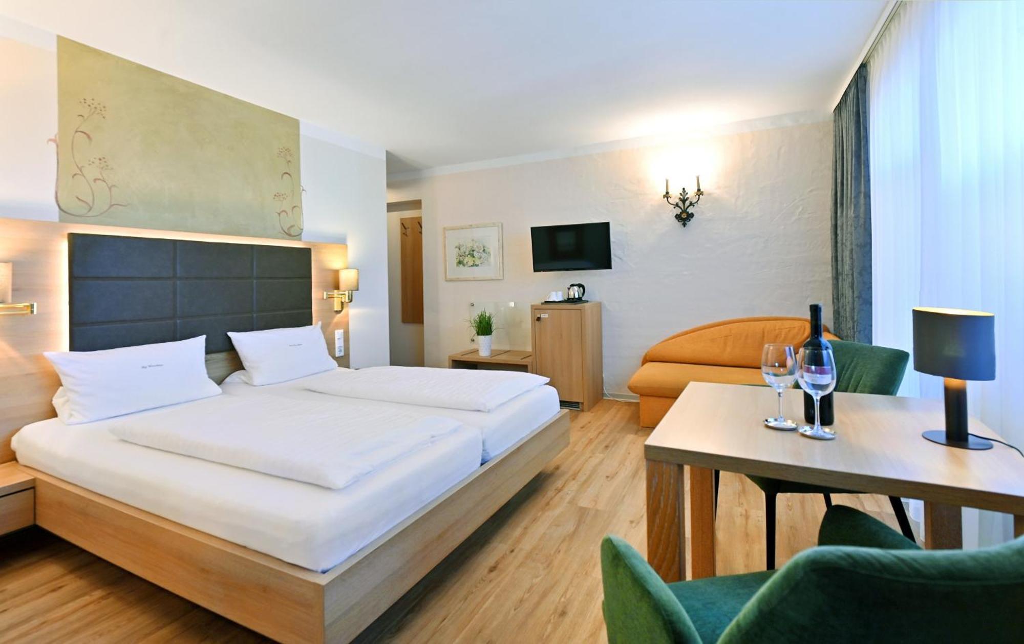 Landhaushotel Hof Wasserkuppe พ็อพเพินเฮาเซน ภายนอก รูปภาพ