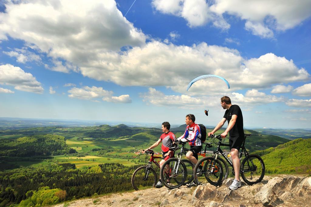 Landhaushotel Hof Wasserkuppe พ็อพเพินเฮาเซน ภายนอก รูปภาพ